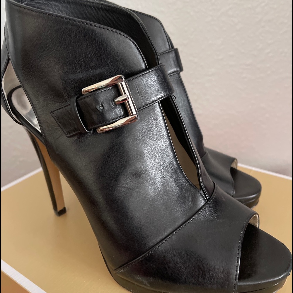 Michael Kors ISABELLA Leather Peep Toe Bootie 8